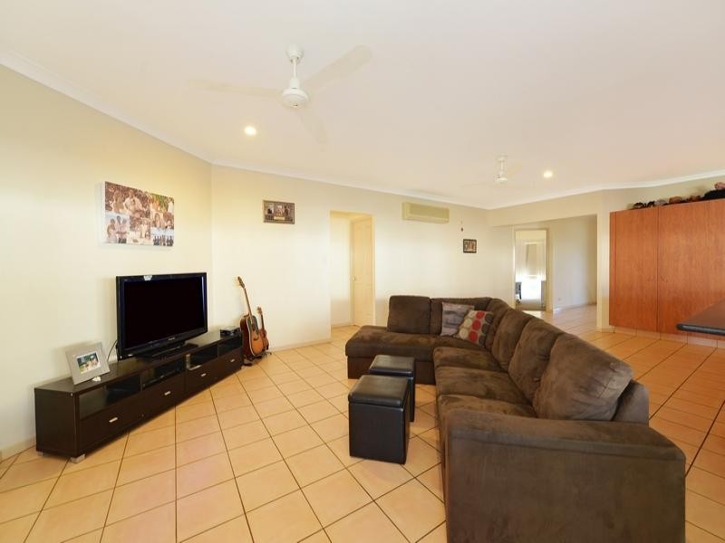 17 BIRDWING ST, Port Douglas QLD 4877