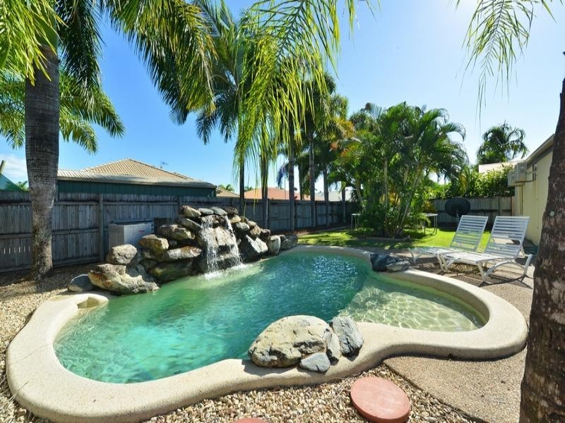 17 BIRDWING ST, Port Douglas QLD 4877
