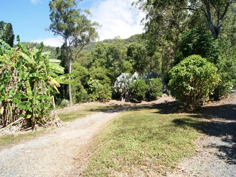 97 Reynolds Rd, Oak Beach QLD 4877