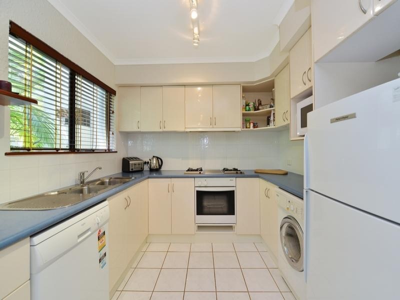 2/5 GARRICK ST (BEACHCOMBER), Port Douglas QLD 4877