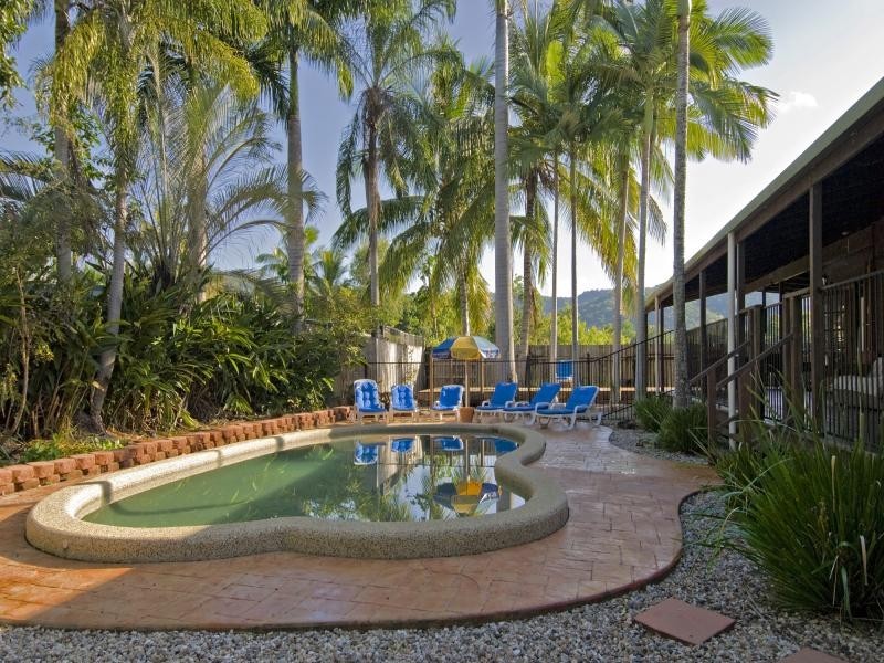 2 RIBBON AVE, Port Douglas QLD 4877