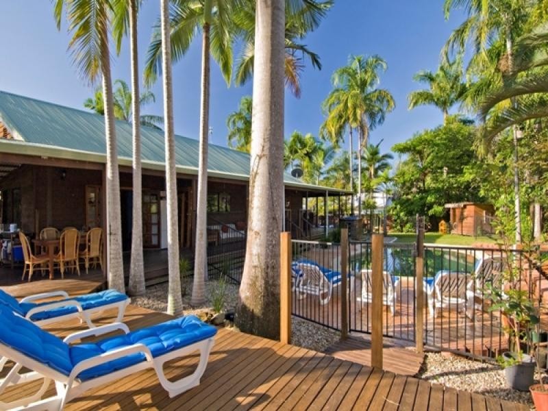 2 RIBBON AVE, Port Douglas QLD 4877