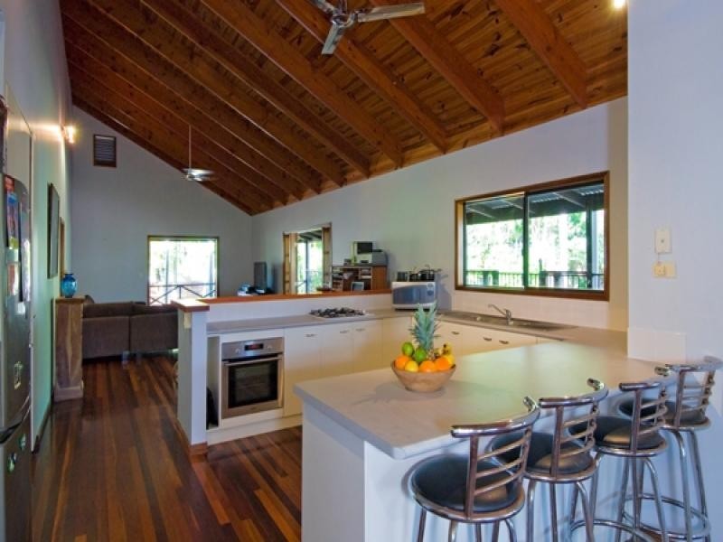 2 RIBBON AVE, Port Douglas QLD 4877