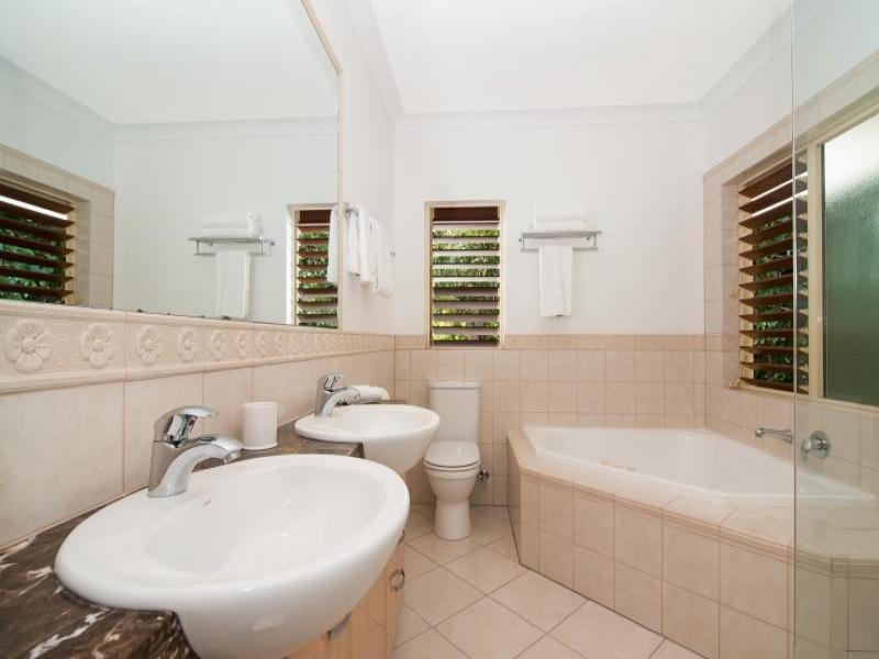 1 Paradise Links/24-70 Nautilus St, Port Douglas QLD 4877