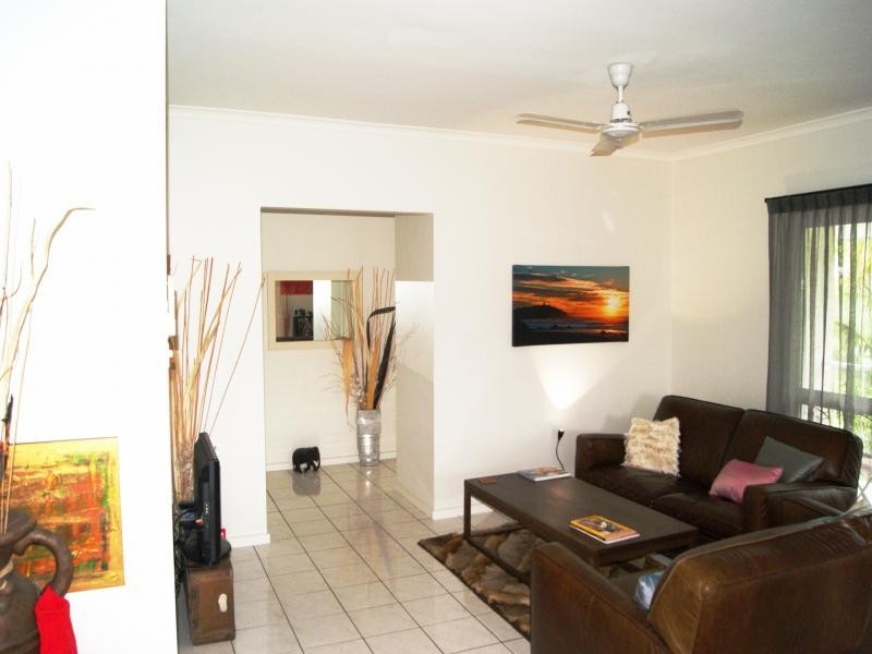 2/1 PECTEN AVENUE, Port Douglas QLD 4877