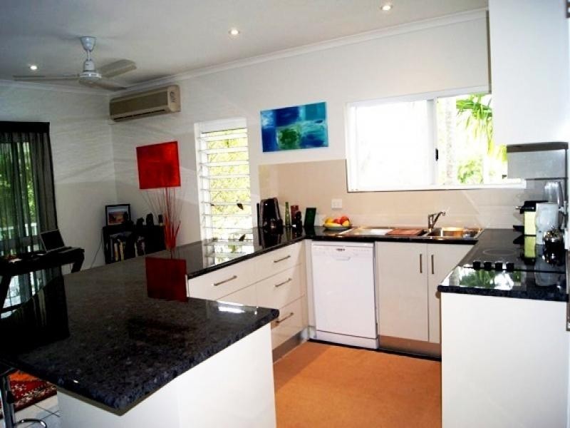 2/1 PECTEN AVENUE, Port Douglas QLD 4877