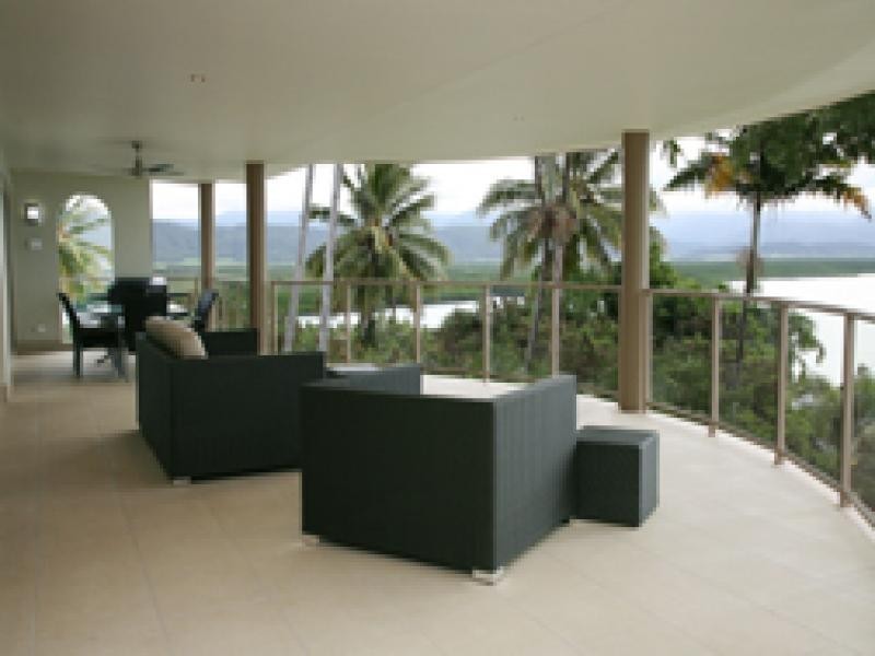 6/4 Island Point Road, Island Point Villas, Port Douglas QLD 4877