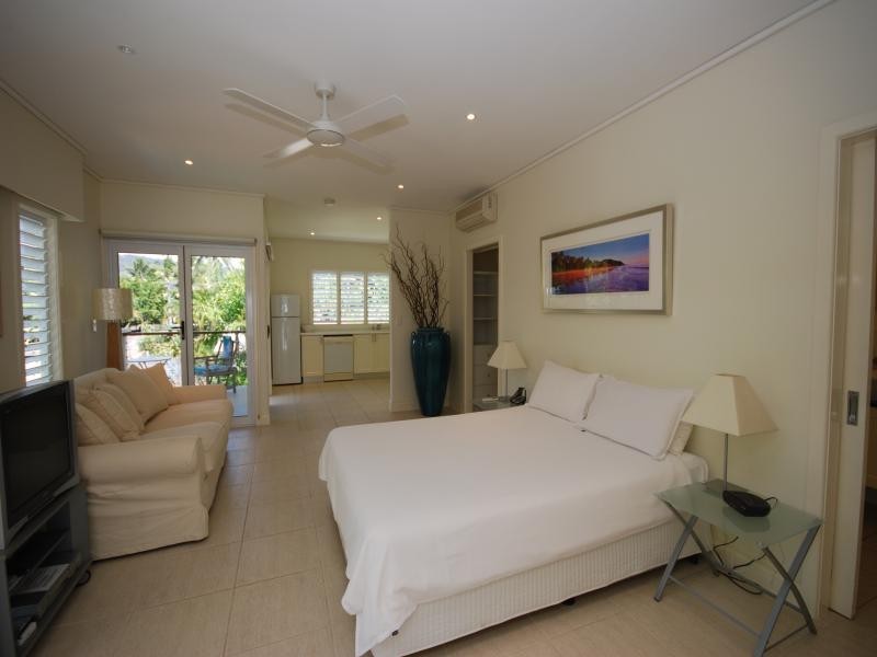 12 Helmet St, Port Douglas QLD 4877