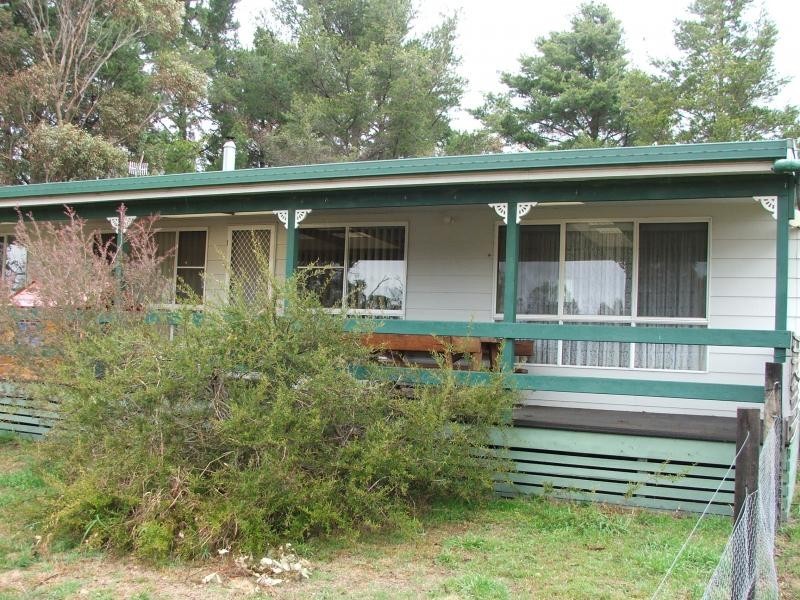 36 McCannas rd, Armidale NSW 2350