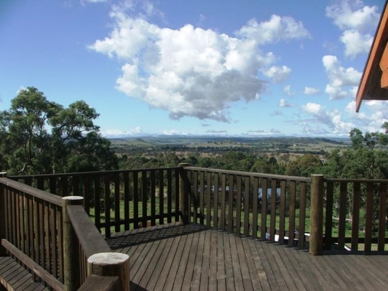 71 Lynland Drive, Armidale NSW 2350