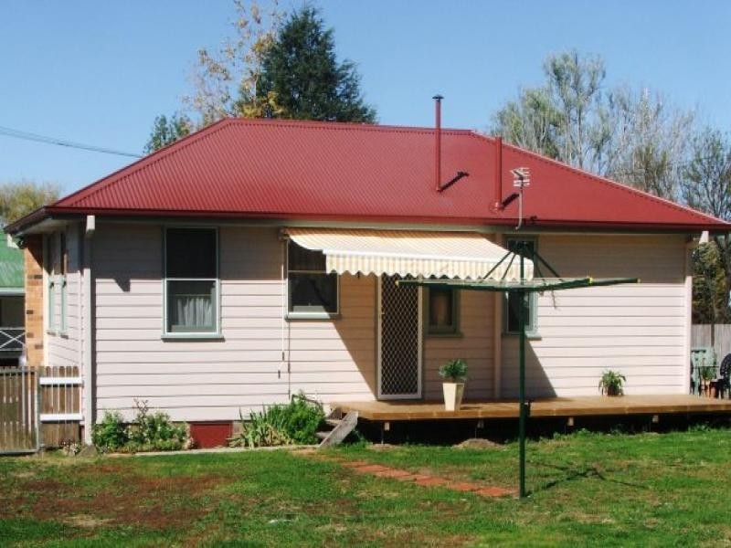 16 Jones Avenue, Armidale NSW 2350