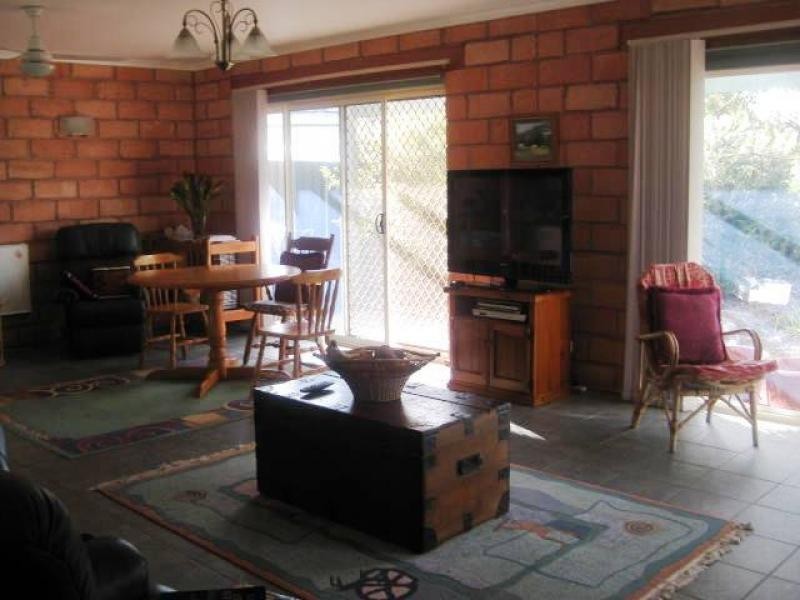 64 John Street, Uralla NSW 2358