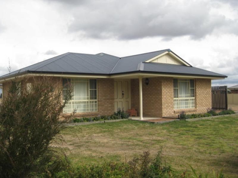 41 McCrossin Street, Uralla NSW 2358