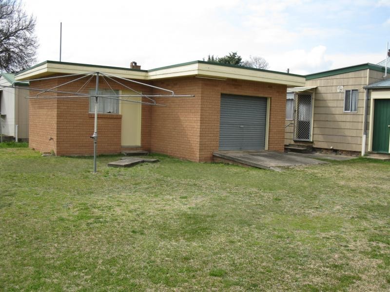 11 Duke Street, Uralla NSW 2358