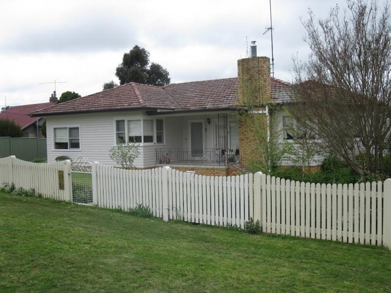 21 Park Street, Uralla NSW 2358