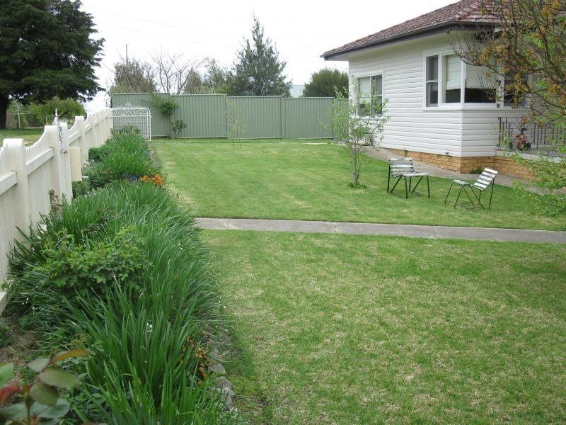 21 Park Street, Uralla NSW 2358