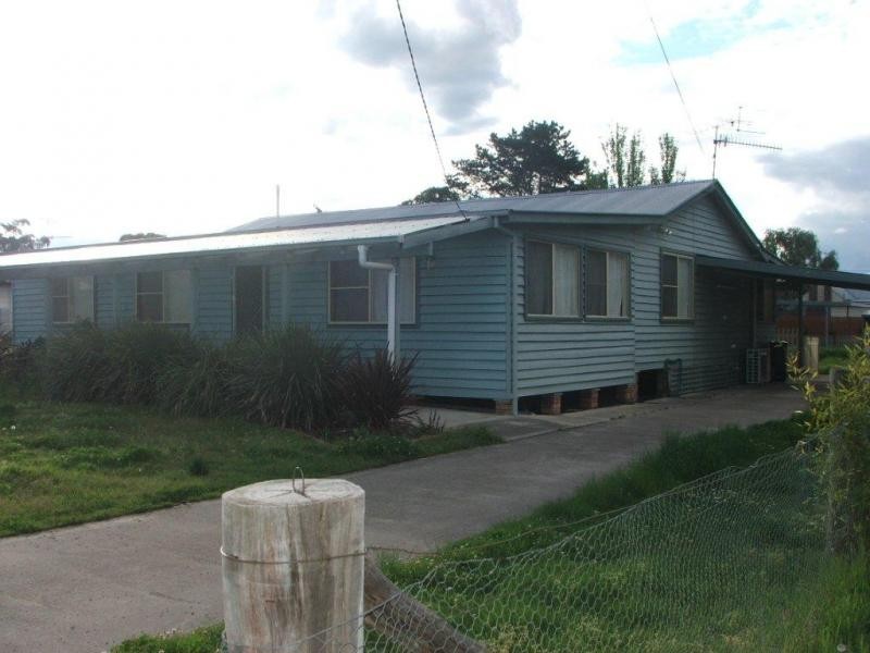 17 Bligh Avenue, Uralla NSW 2358