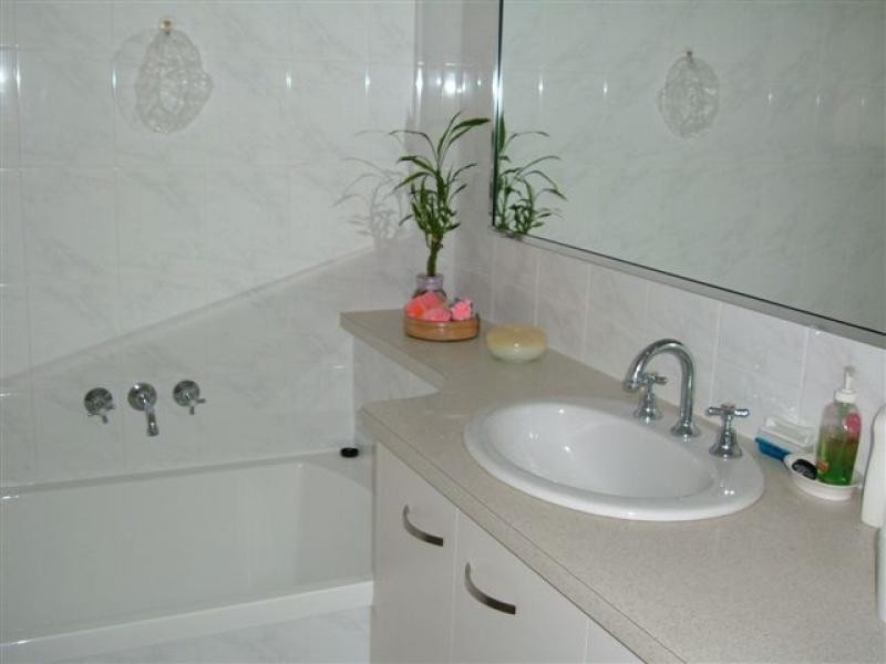 Yalla Lane, Redridge QLD 4660