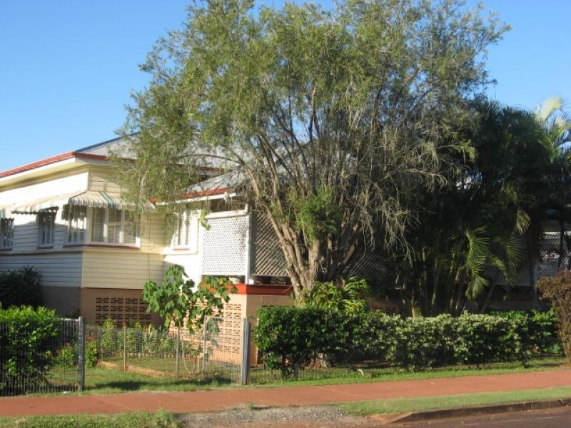 9 West Street, Childers QLD 4660