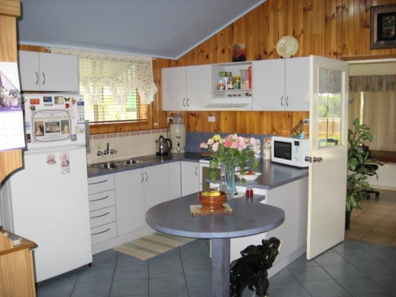 11 Redridge Crescent, Redridge QLD 4660