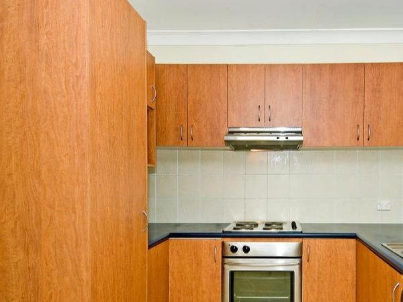 2/131 Currumburra Road, Ashmore QLD 4214