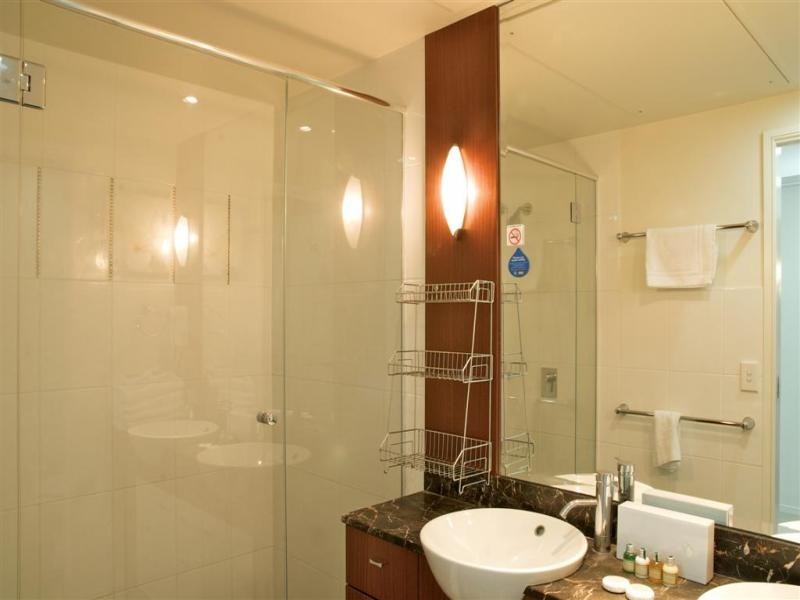 33/23 Ferny Avenue, Surfers Paradise QLD 4217