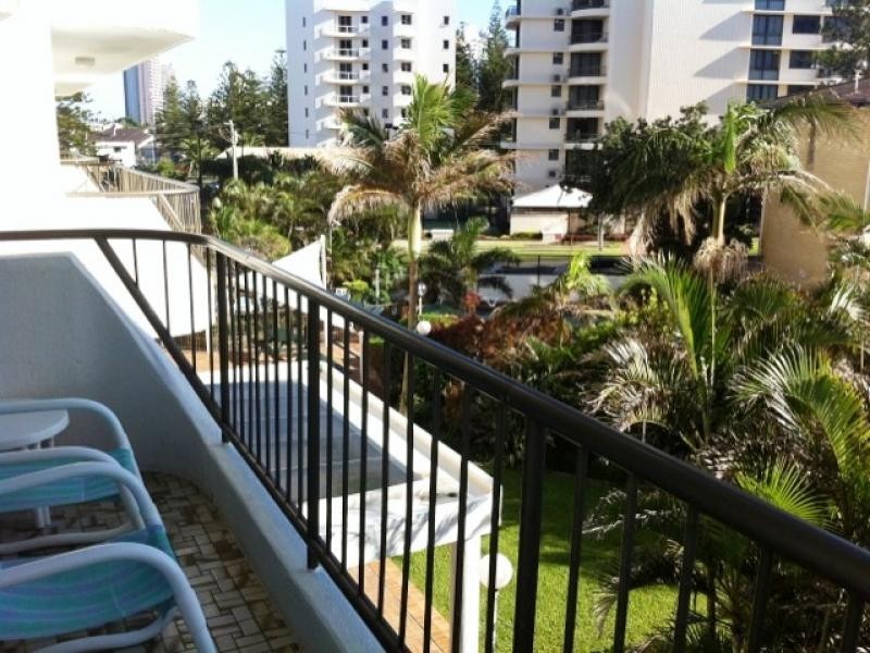 7 OCEAN ROYALE/4 BRITANNIA AVENUE, Broadbeach QLD 4218