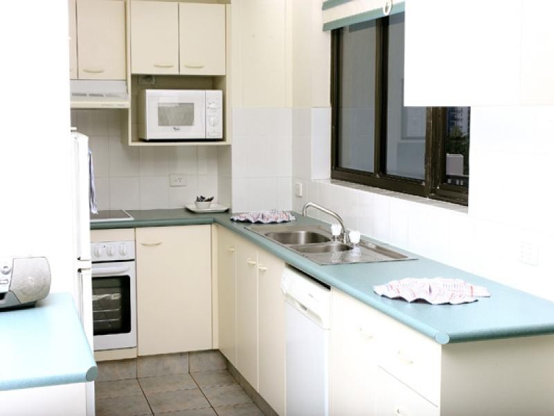 7 OCEAN ROYALE/4 BRITANNIA AVENUE, Broadbeach QLD 4218