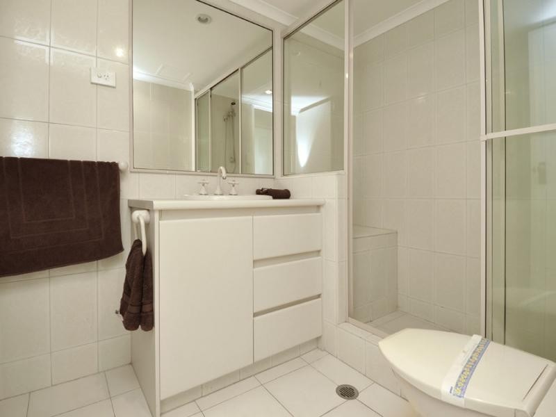 35F/5 Peninsula – Clifford Street, Surfers Paradise QLD 4217