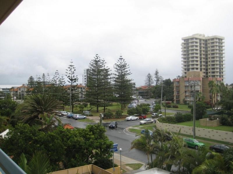 403/2 Queensland Avenue, Broadbeach QLD 4218