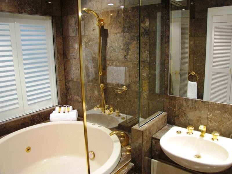 7/150 Pacific Mirage Sheraton – Seaworld Drive, Main Beach QLD 4217