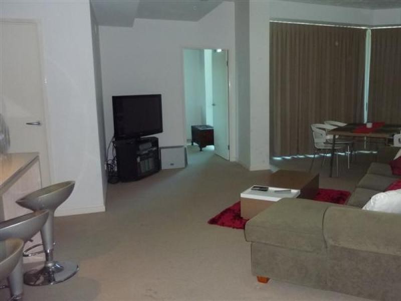 409/18 Fern Street, Surfers Paradise QLD 4217