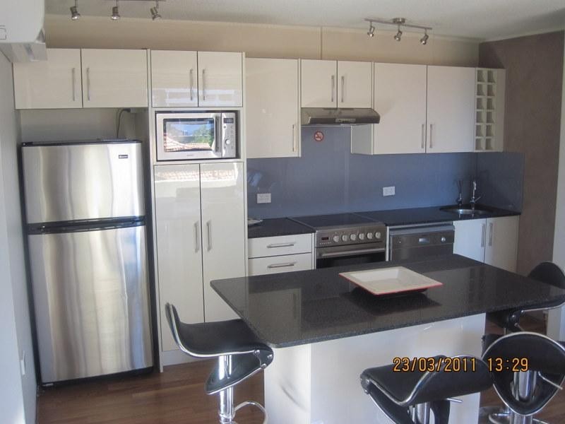 501/2 Queensland Avenue, Broadbeach QLD 4218