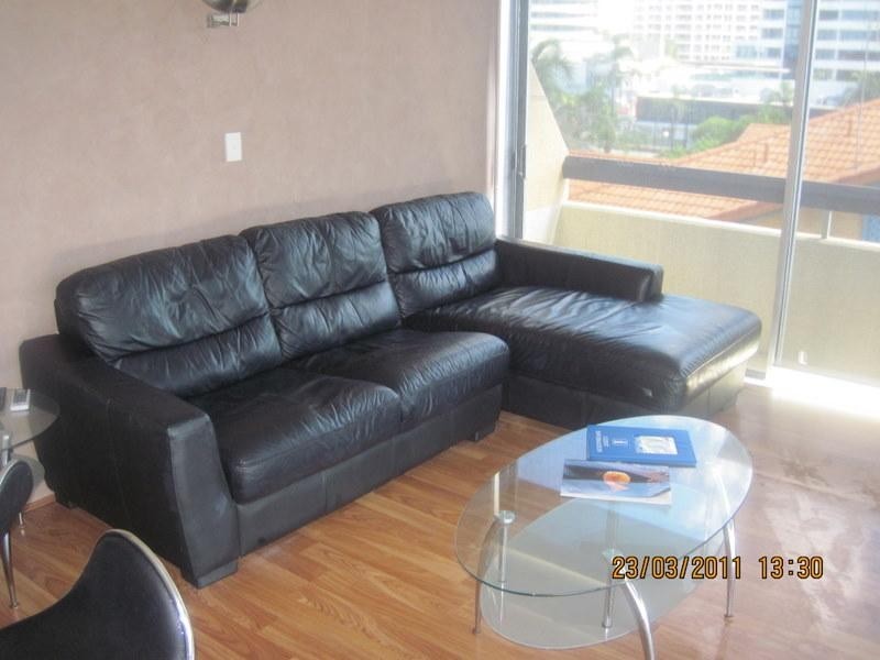 501/2 Queensland Avenue, Broadbeach QLD 4218