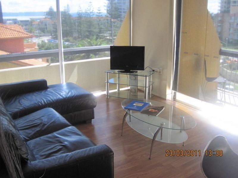 501/2 Queensland Avenue, Broadbeach QLD 4218