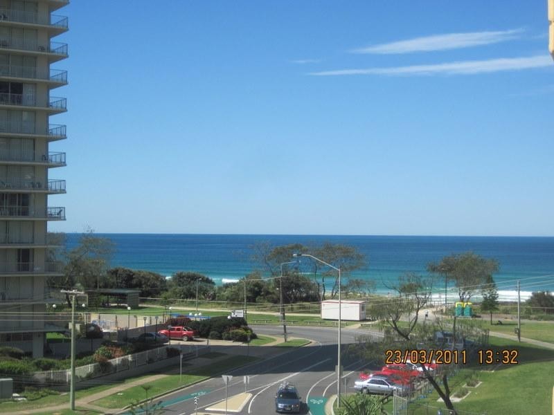 501/2 Queensland Avenue, Broadbeach QLD 4218