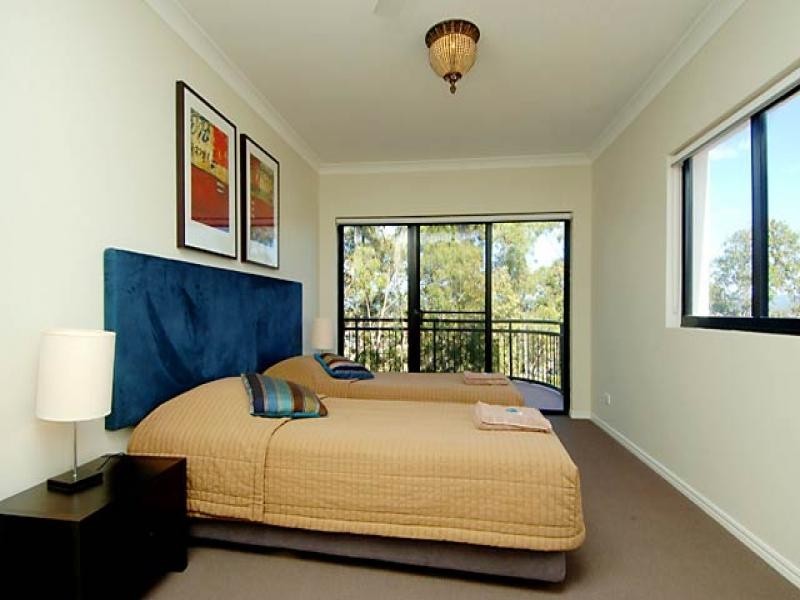 C5/2 Great Hall Drive, Mermaid Beach QLD 4218