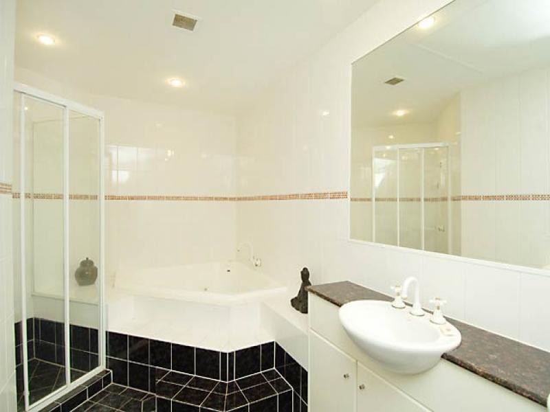 C5/2 Great Hall Drive, Mermaid Beach QLD 4218