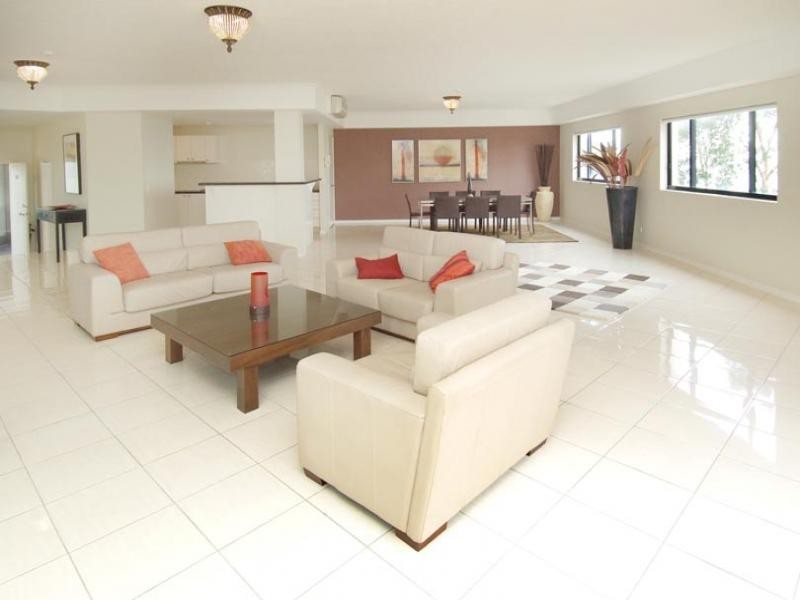 C5/2 Great Hall Drive, Mermaid Beach QLD 4218