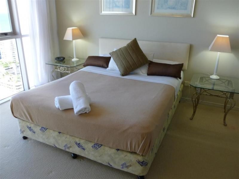 22/23 Ferny Avenue Chevron Renaissance, Surfers Paradise QLD 4217