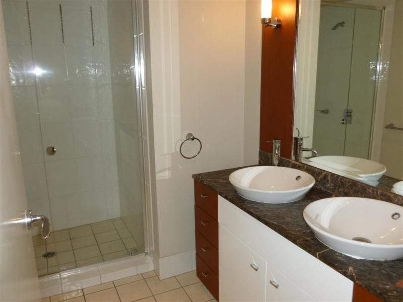 22/23 Ferny Avenue Chevron Renaissance, Surfers Paradise QLD 4217