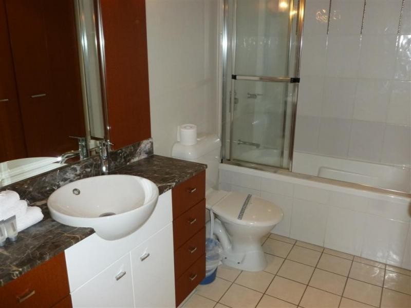 22/23 Ferny Avenue Chevron Renaissance, Surfers Paradise QLD 4217