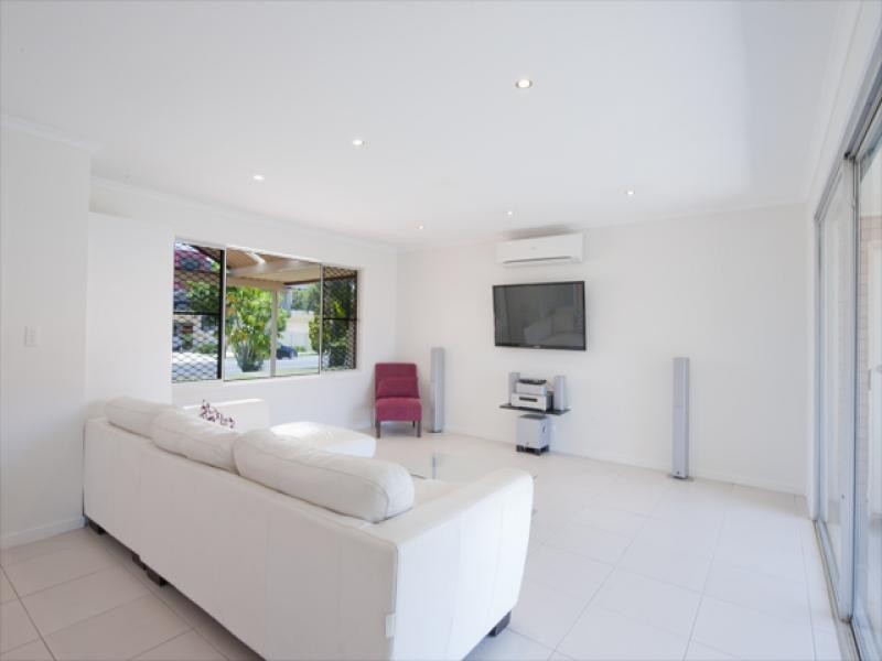 49 Salerno Street, Isle Of Capri QLD 4217