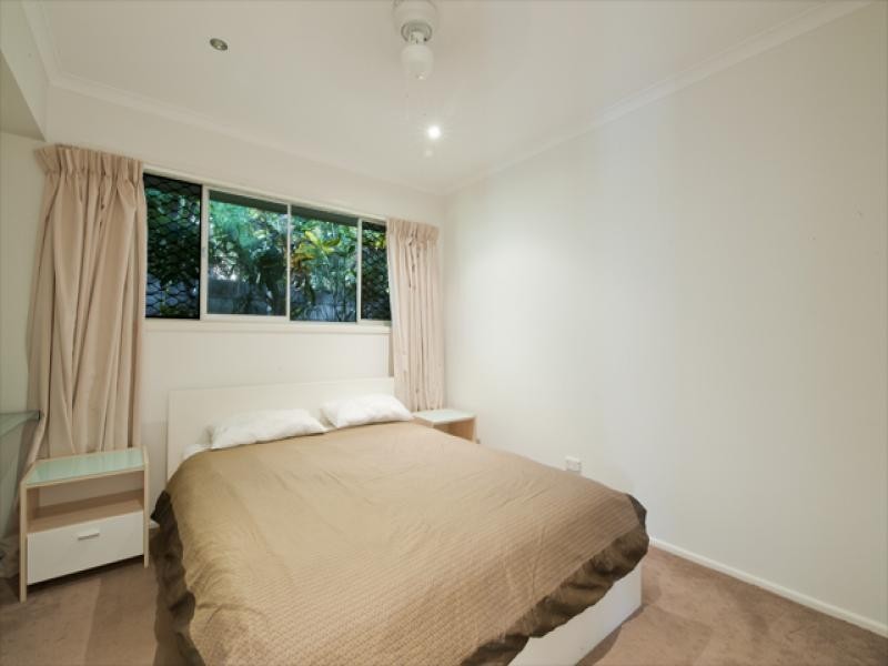 49 Salerno Street, Isle Of Capri QLD 4217