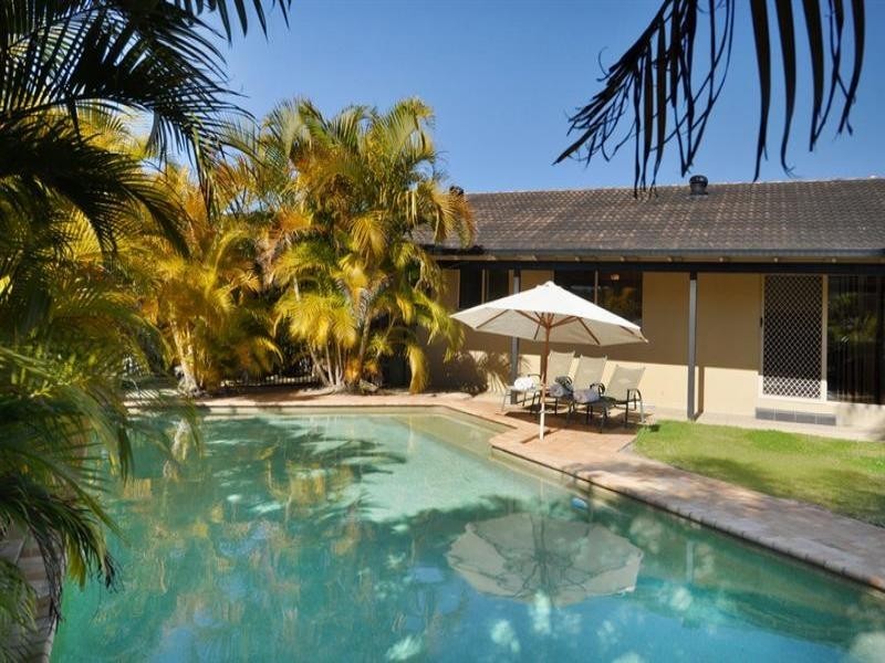 Auk Avenue, Burleigh Waters QLD 4220