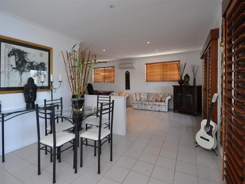 Auk Avenue, Burleigh Waters QLD 4220