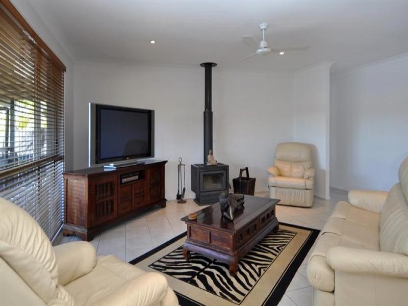 Auk Avenue, Burleigh Waters QLD 4220