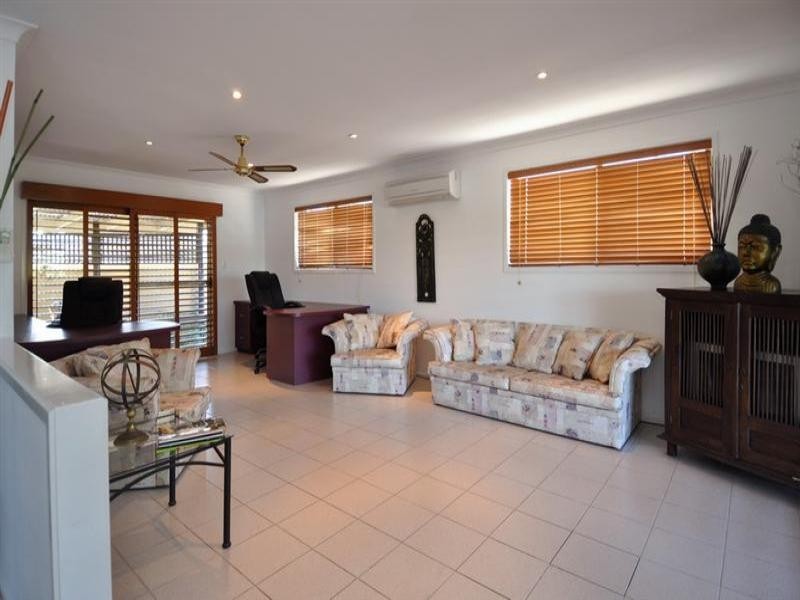 Auk Avenue, Burleigh Waters QLD 4220