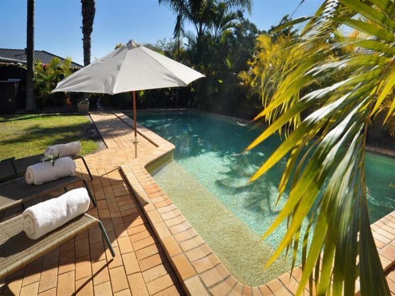 Auk Avenue, Burleigh Waters QLD 4220