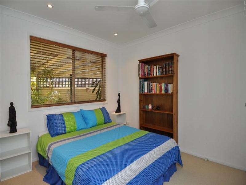 Auk Avenue, Burleigh Waters QLD 4220